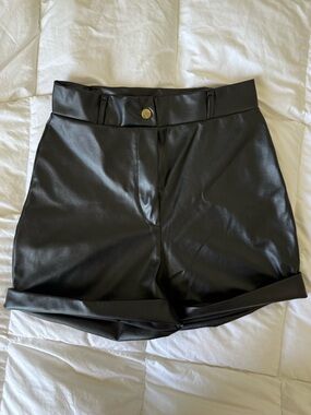 Pretty Little Thing Pleather High Waist Shorts Black Size 4